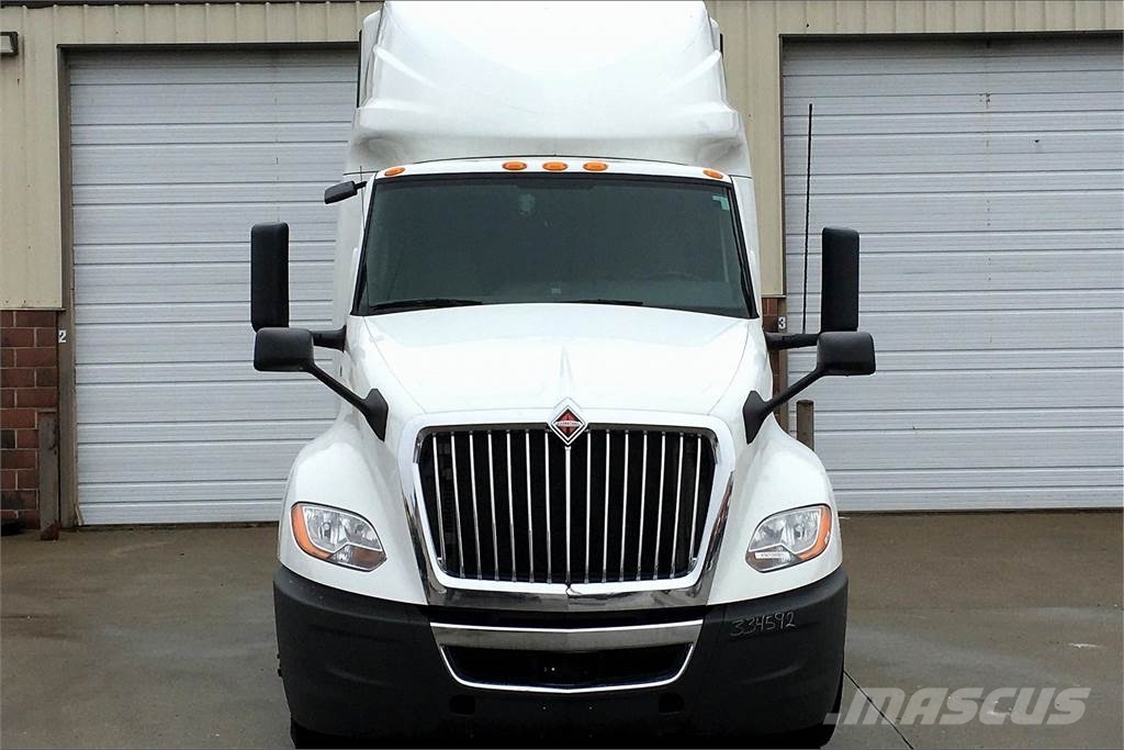 International LT625 6x4 Prime Movers