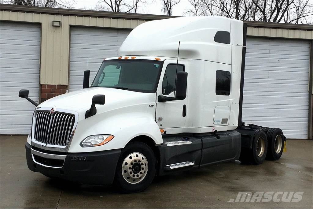 International LT625 6x4 Prime Movers