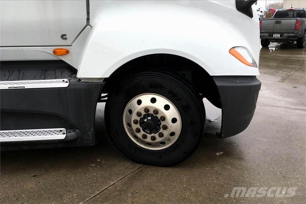 International LT625 6x4 Prime Movers