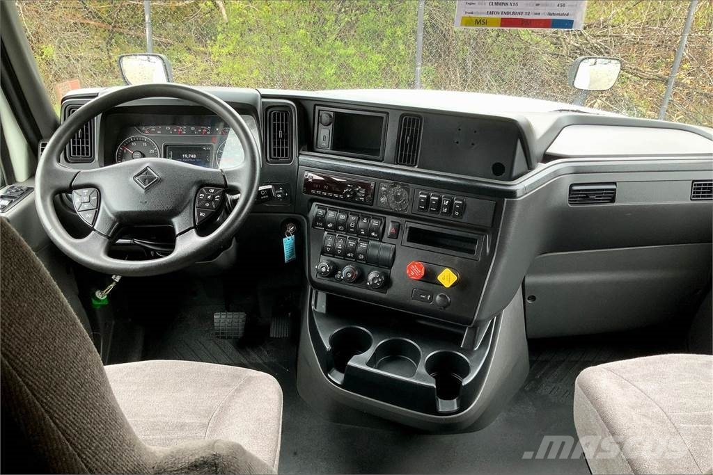 International LT625 6x4 Prime Movers