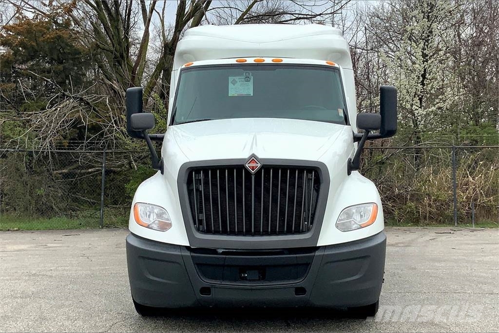 International LT625 6x4 Prime Movers