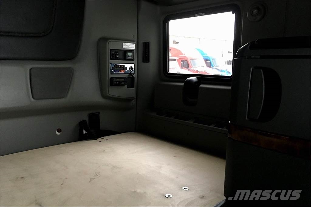 International LT625 6x4 Prime Movers