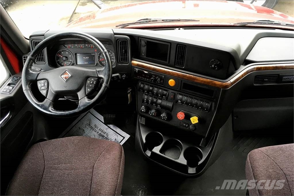 International LT625 6x4 Prime Movers