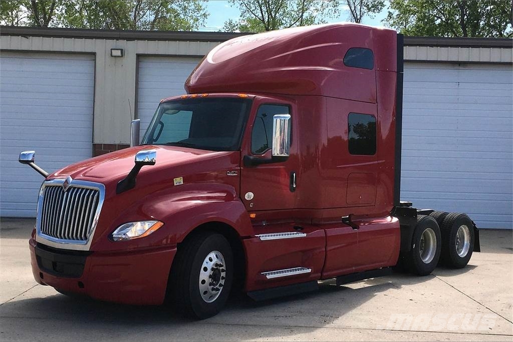 International LT625 6x4 Prime Movers