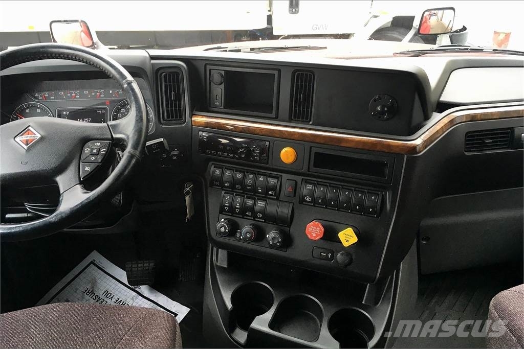 International LT625 6x4 Prime Movers