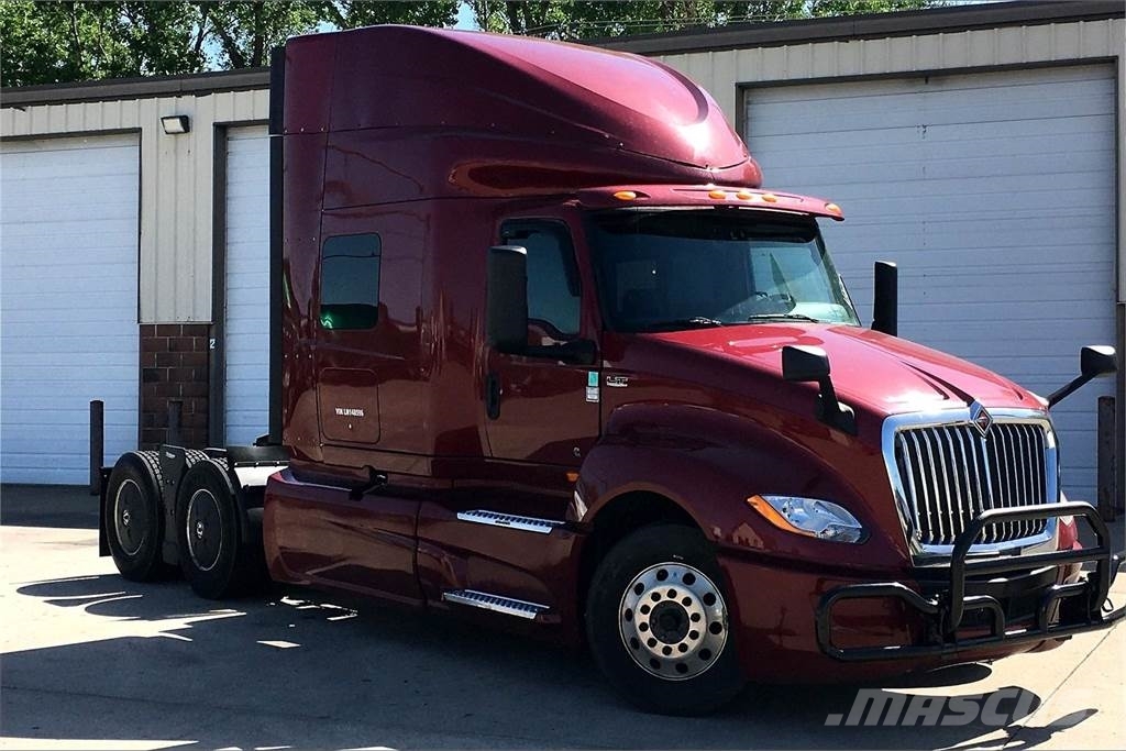 International LT625 6x4 Prime Movers
