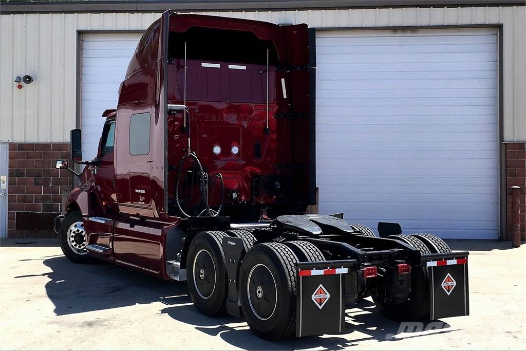 International LT625 6x4 Prime Movers