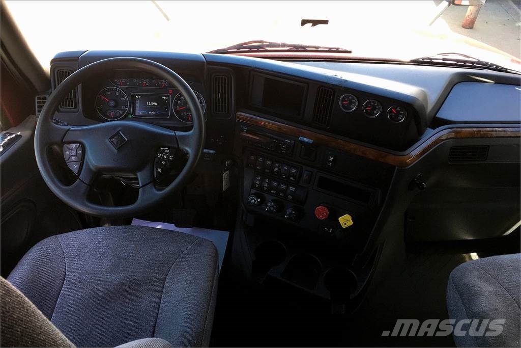 International LT625 6x4 Prime Movers