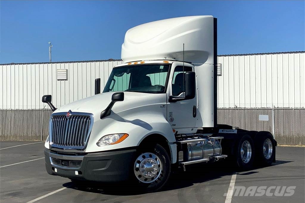 International LT625 6x4 Prime Movers