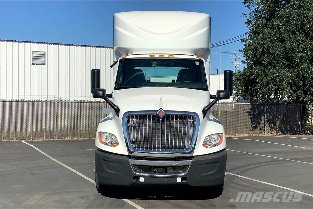 International LT625 6x4 Prime Movers