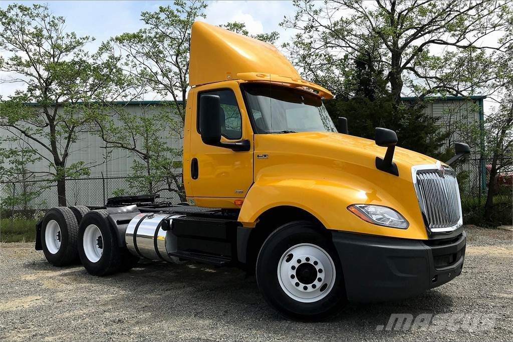 International LT625 6x4 Prime Movers