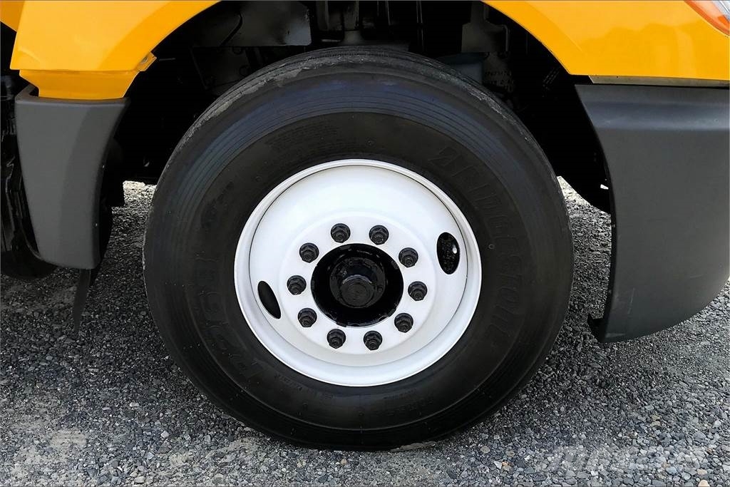 International LT625 6x4 Prime Movers