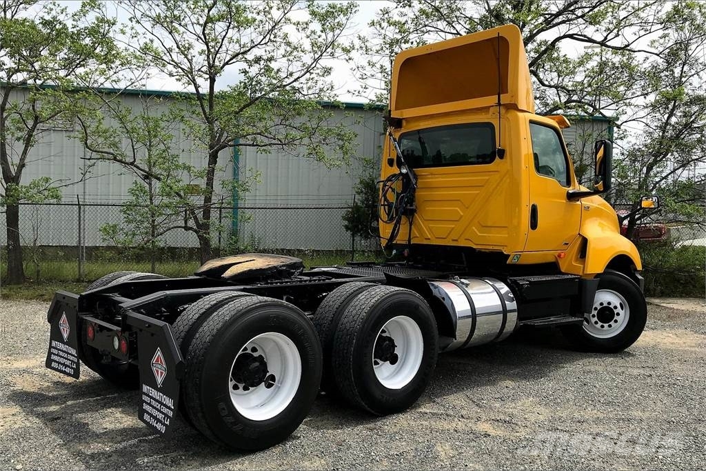International LT625 6x4 Prime Movers
