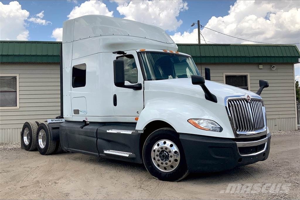 International LT625 6x4 Prime Movers