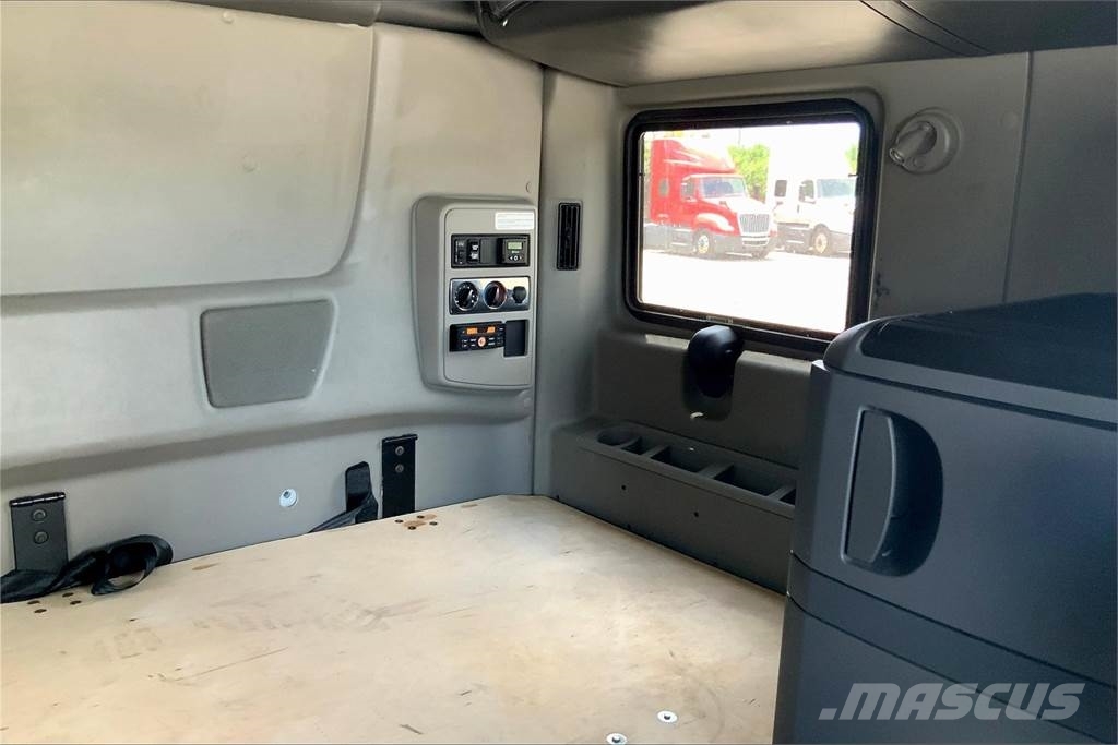 International LT625 6x4 Prime Movers
