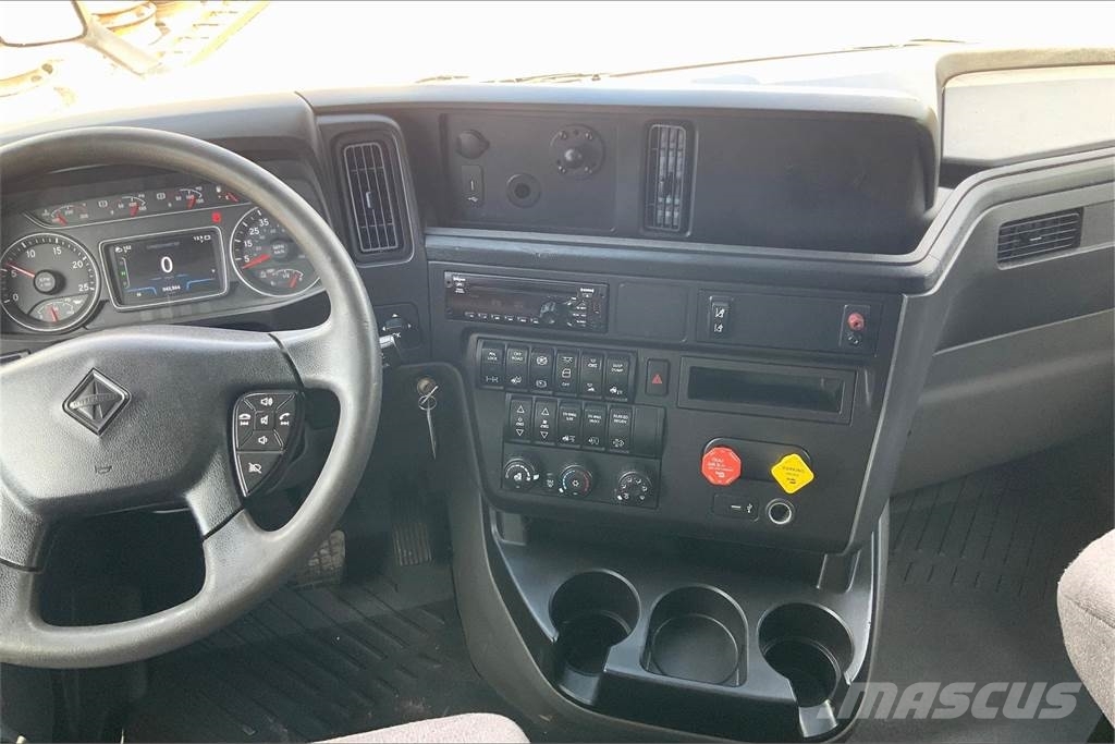 International LT625 6x4 Prime Movers