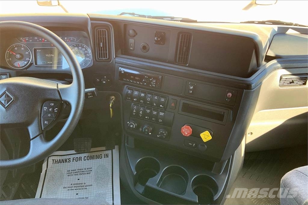 International LT625 6x4 Prime Movers
