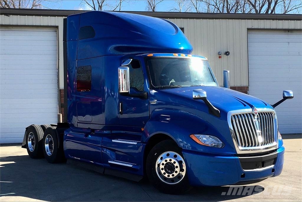 International LT625 6x4 Prime Movers
