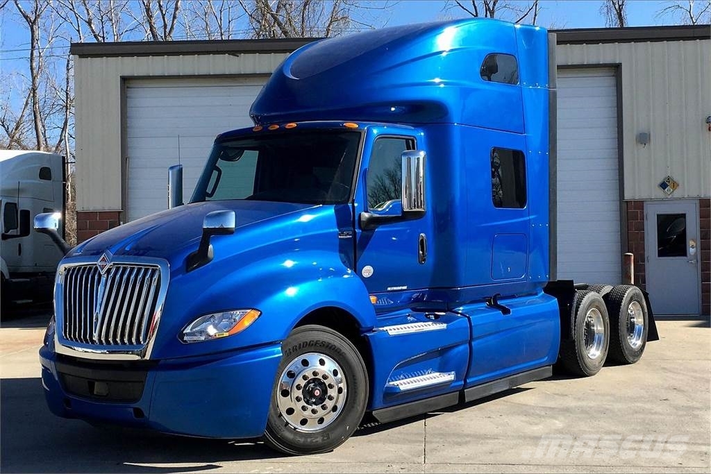 International LT625 6x4 Prime Movers