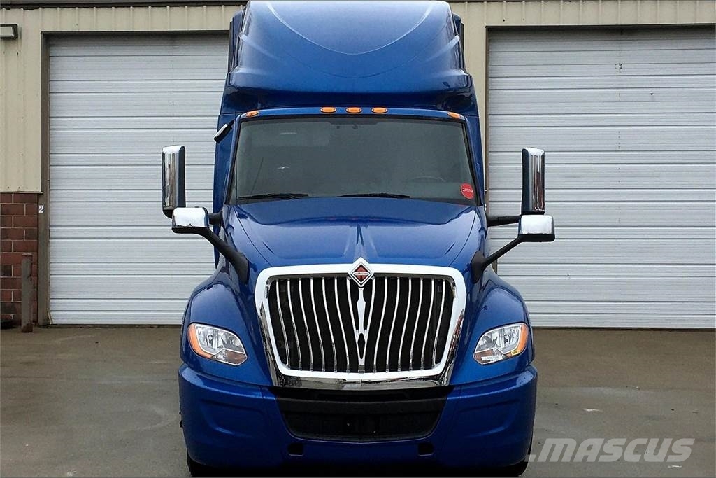 International LT625 6x4 Prime Movers