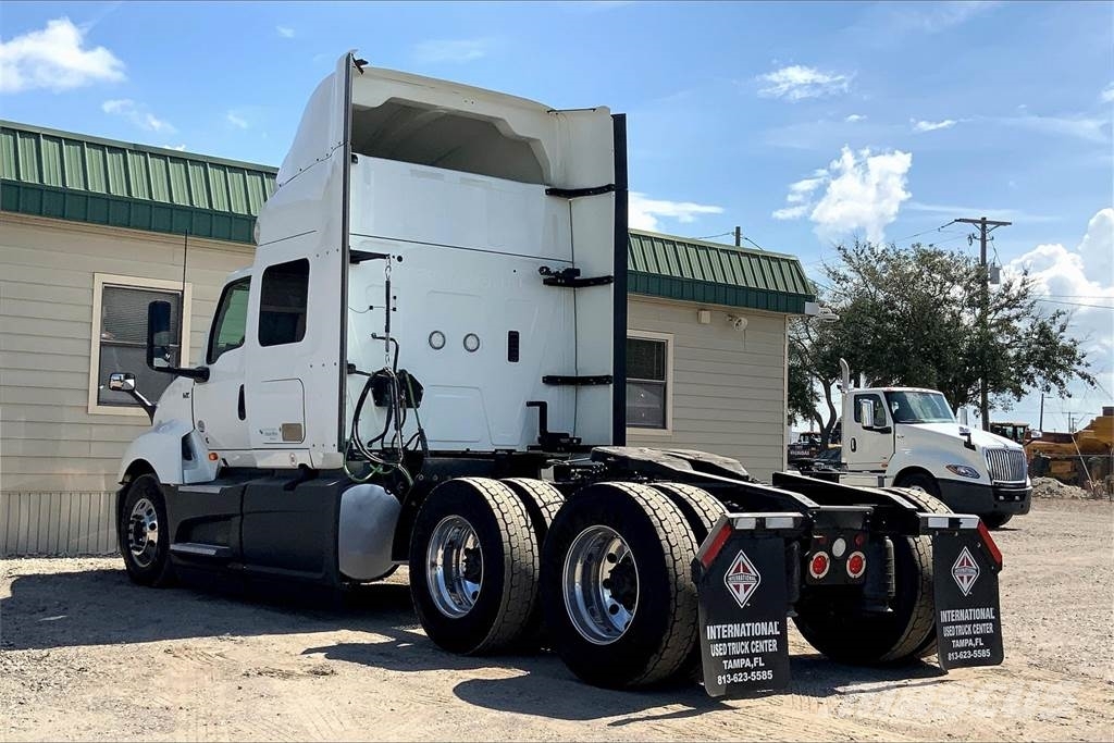 International LT625 6x4 Prime Movers