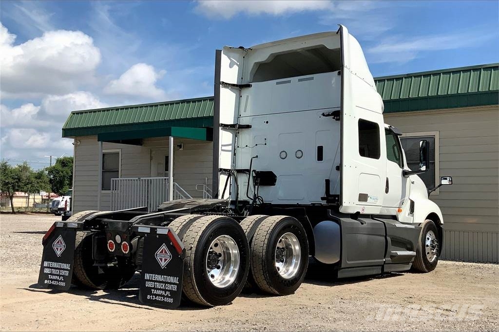 International LT625 6x4 Prime Movers