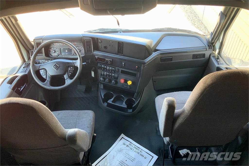 International LT625 6x4 Prime Movers