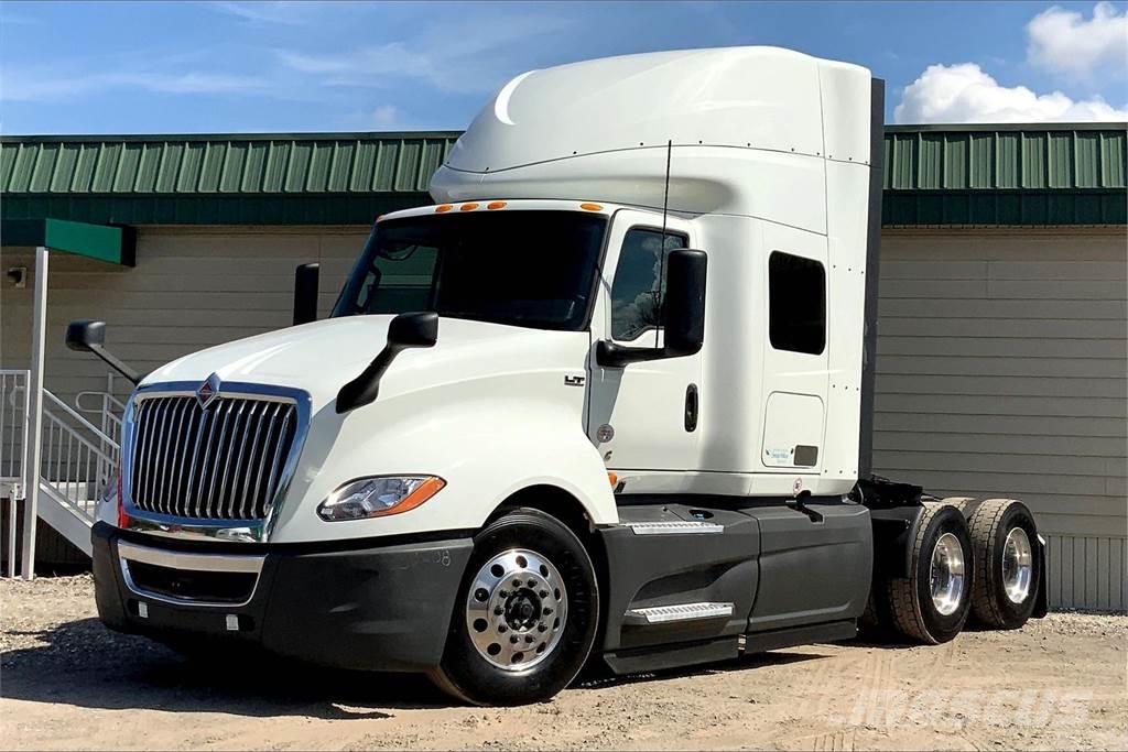 International LT625 6x4 Prime Movers