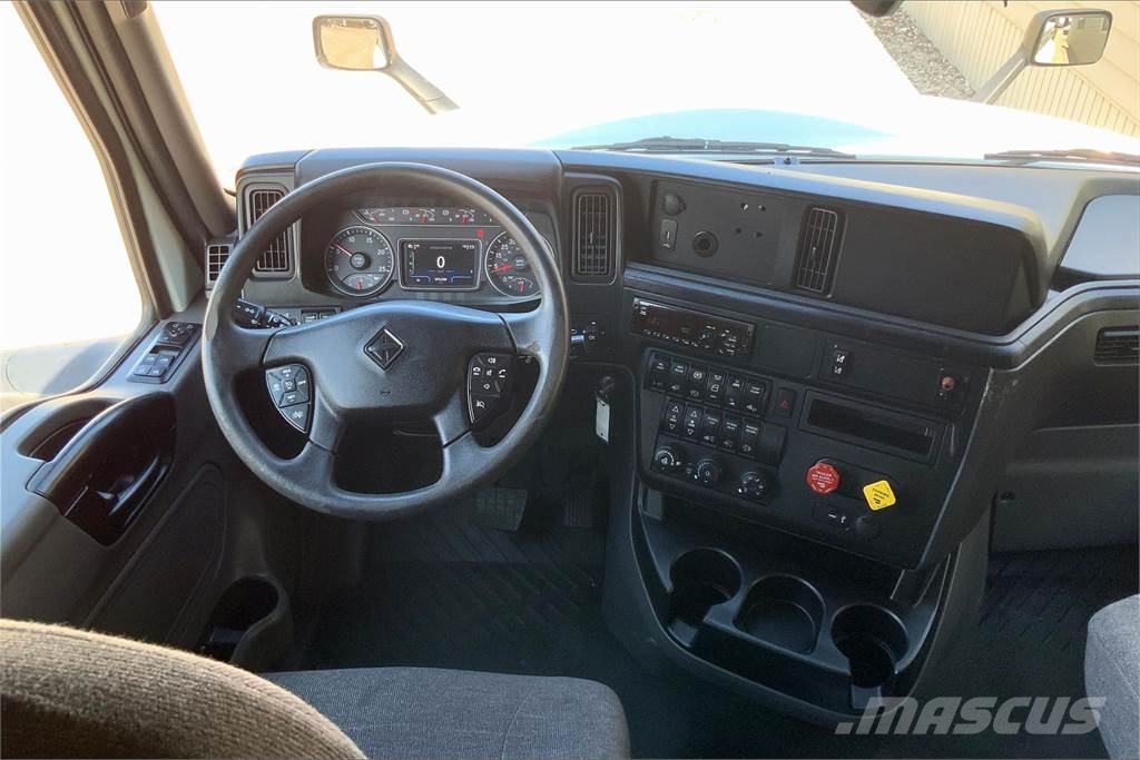 International LT625 6x4 Prime Movers