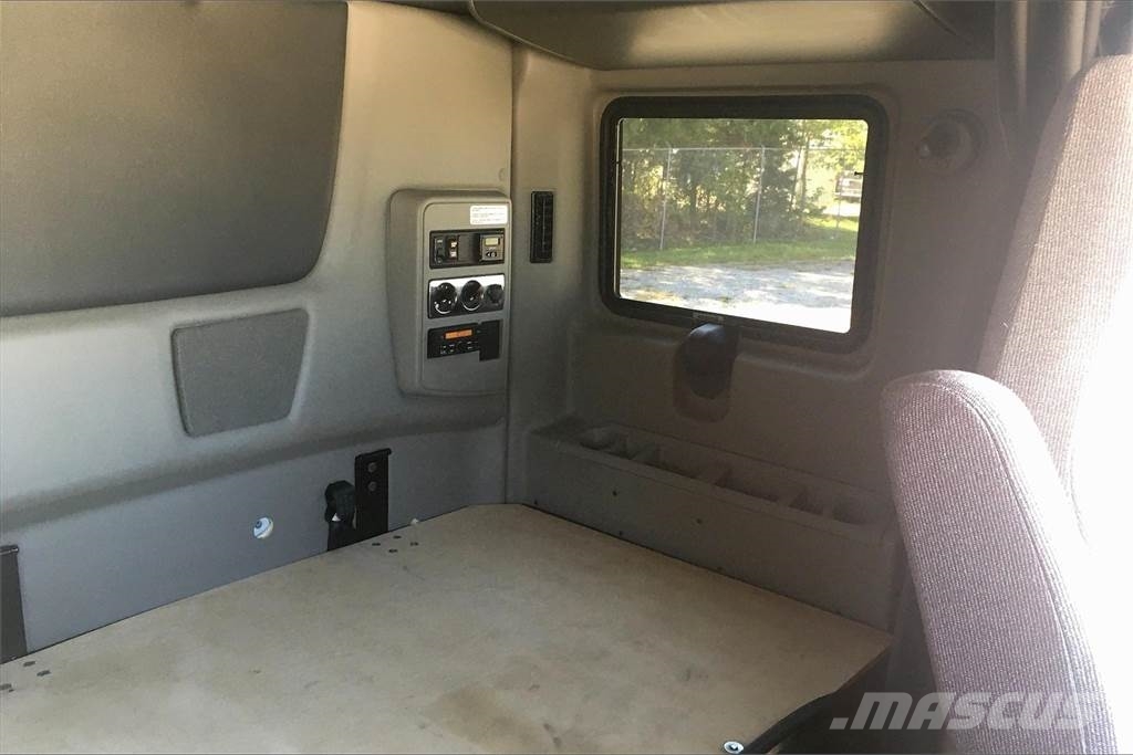 International LT625 6x4 Prime Movers