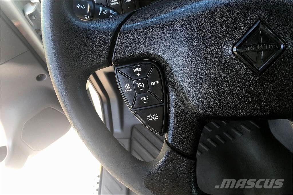 International LT625 6x4 Prime Movers