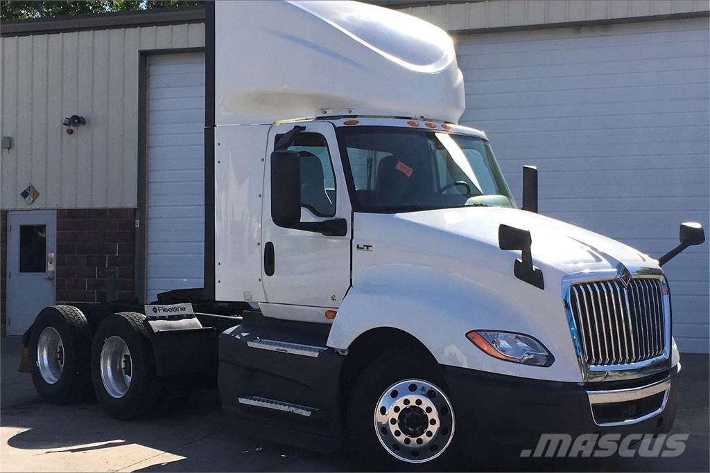 International LT625 6x4 Prime Movers