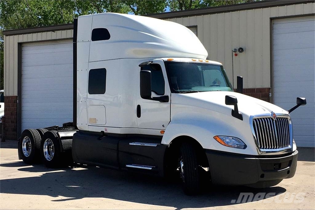 International LT625 6x4 Prime Movers