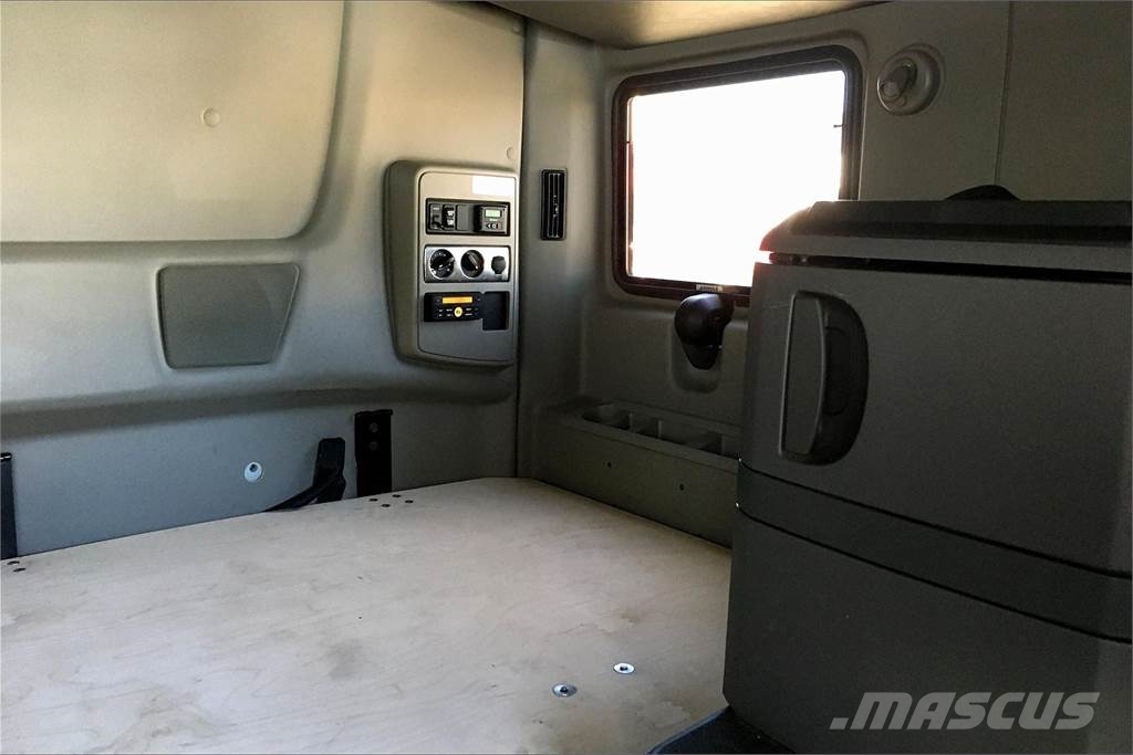 International LT625 6x4 Prime Movers