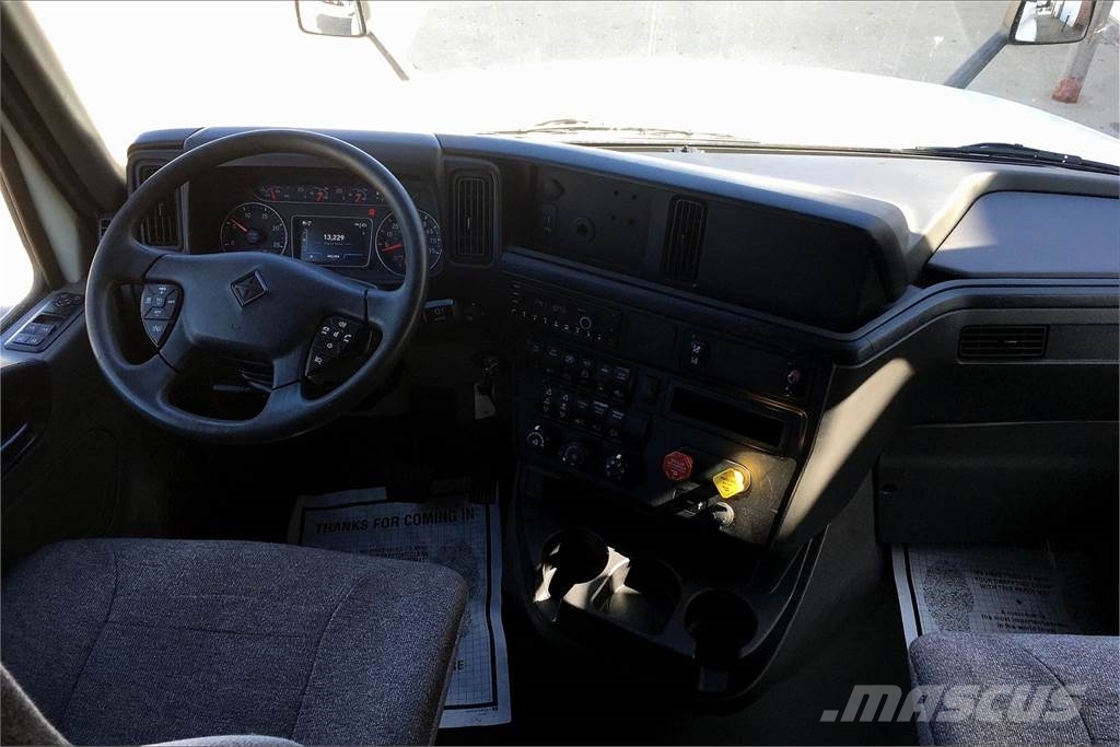 International LT625 6x4 Prime Movers
