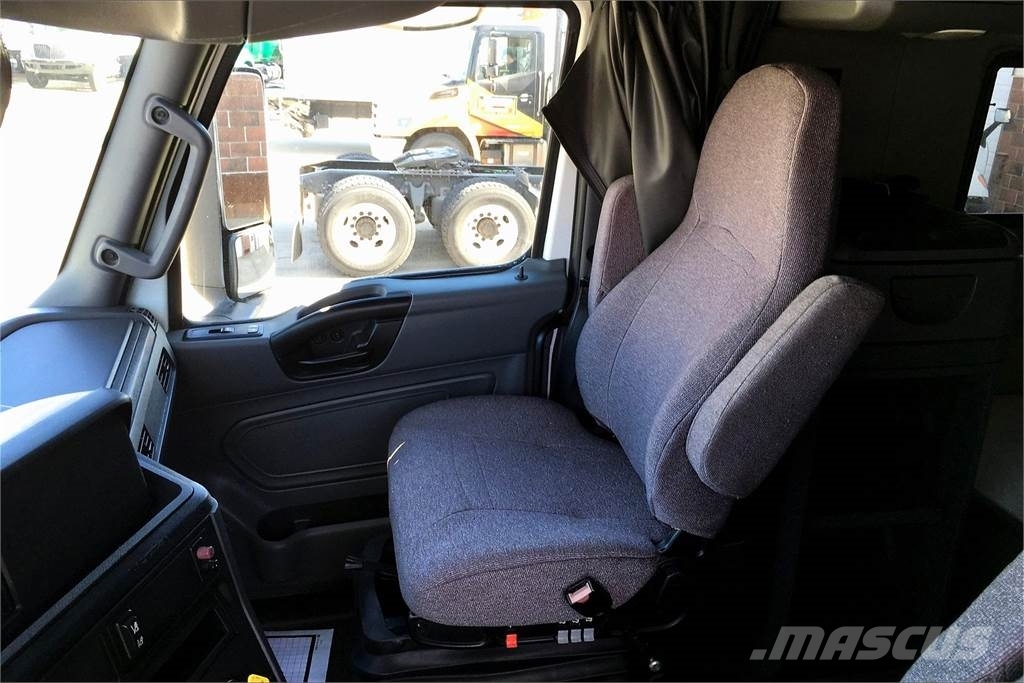 International LT625 6x4 Prime Movers