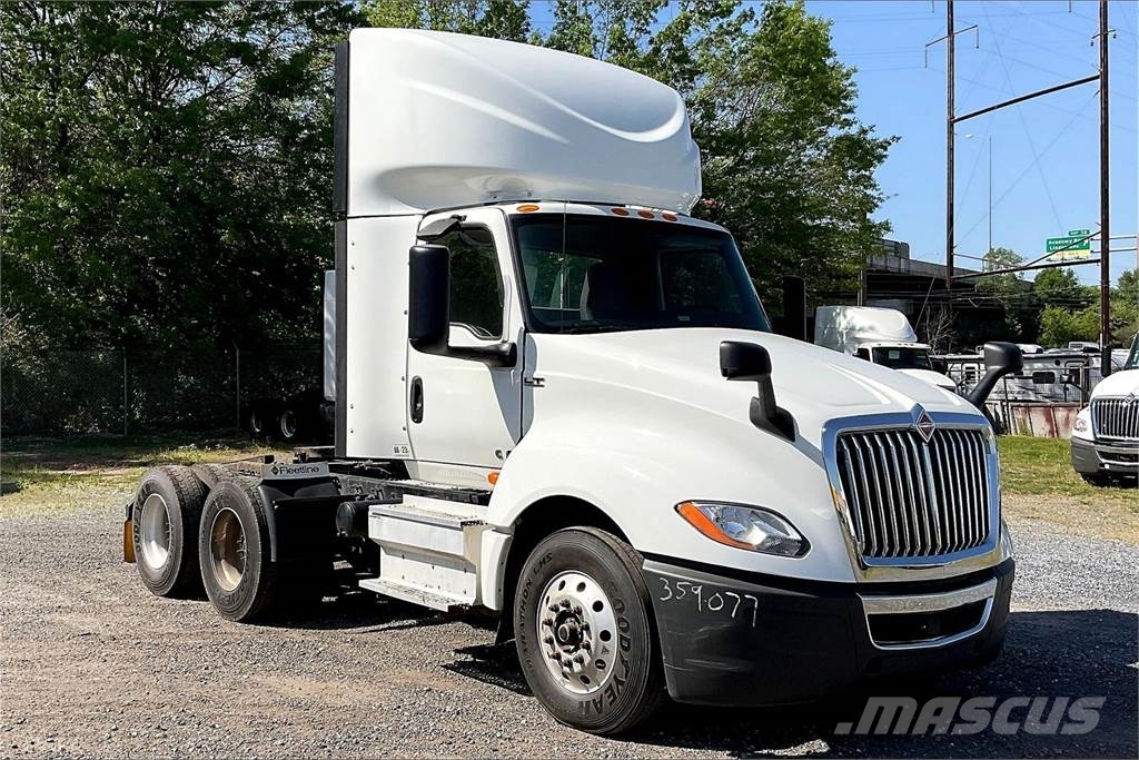 International LT625 6x4 Prime Movers