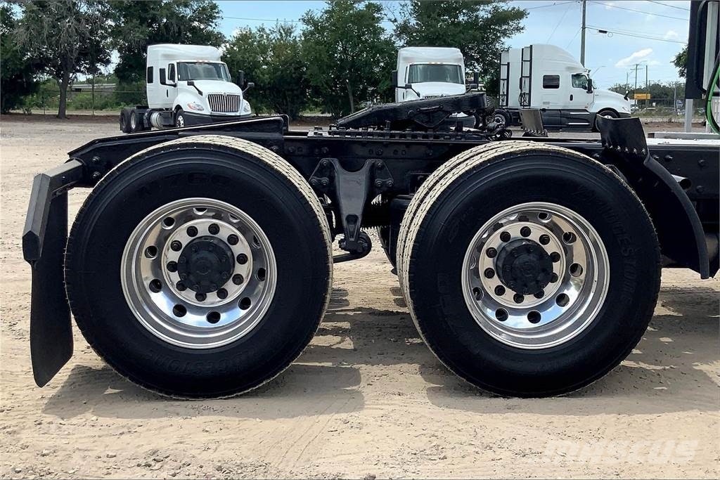 International LT625 6x4 Prime Movers