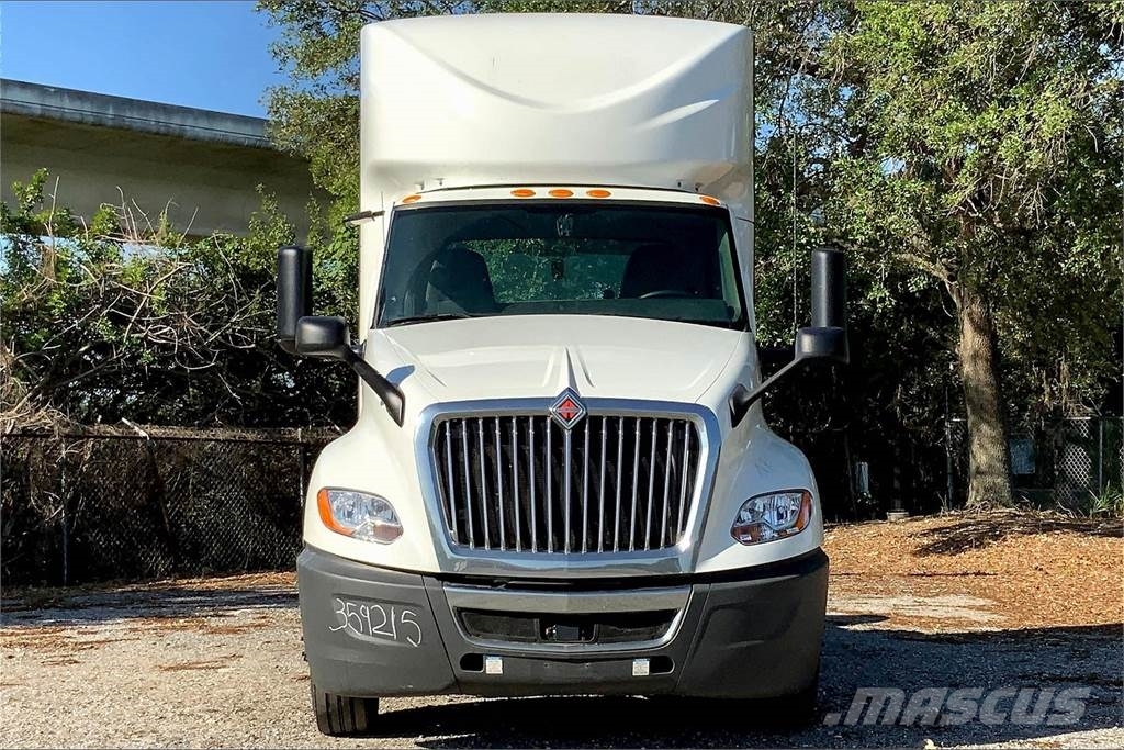 International LT625 6x4 Prime Movers