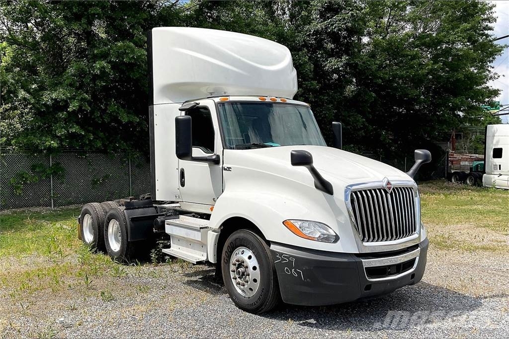International LT625 6x4 Prime Movers