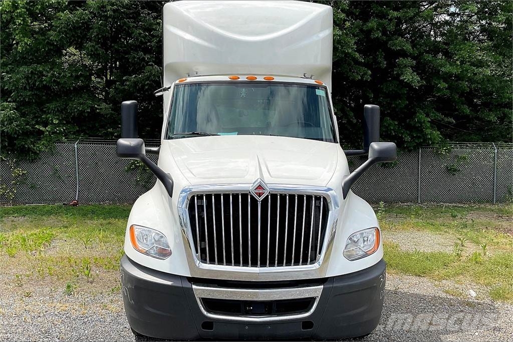 International LT625 6x4 Prime Movers