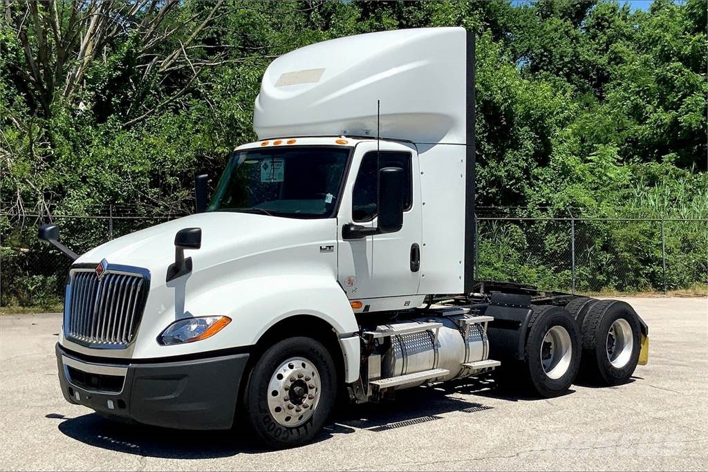 International LT625 6x4 Prime Movers