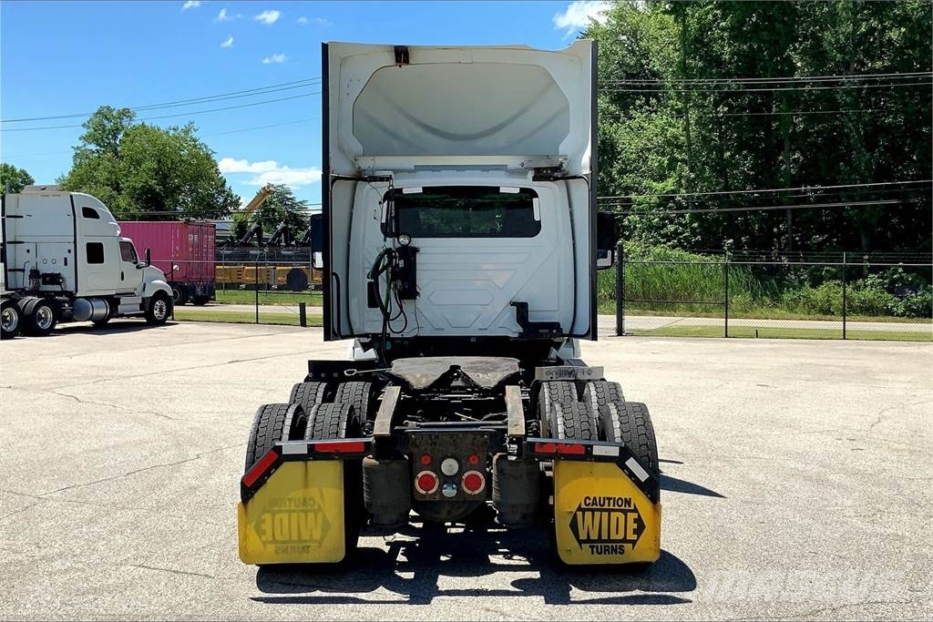 International LT625 6x4 Prime Movers