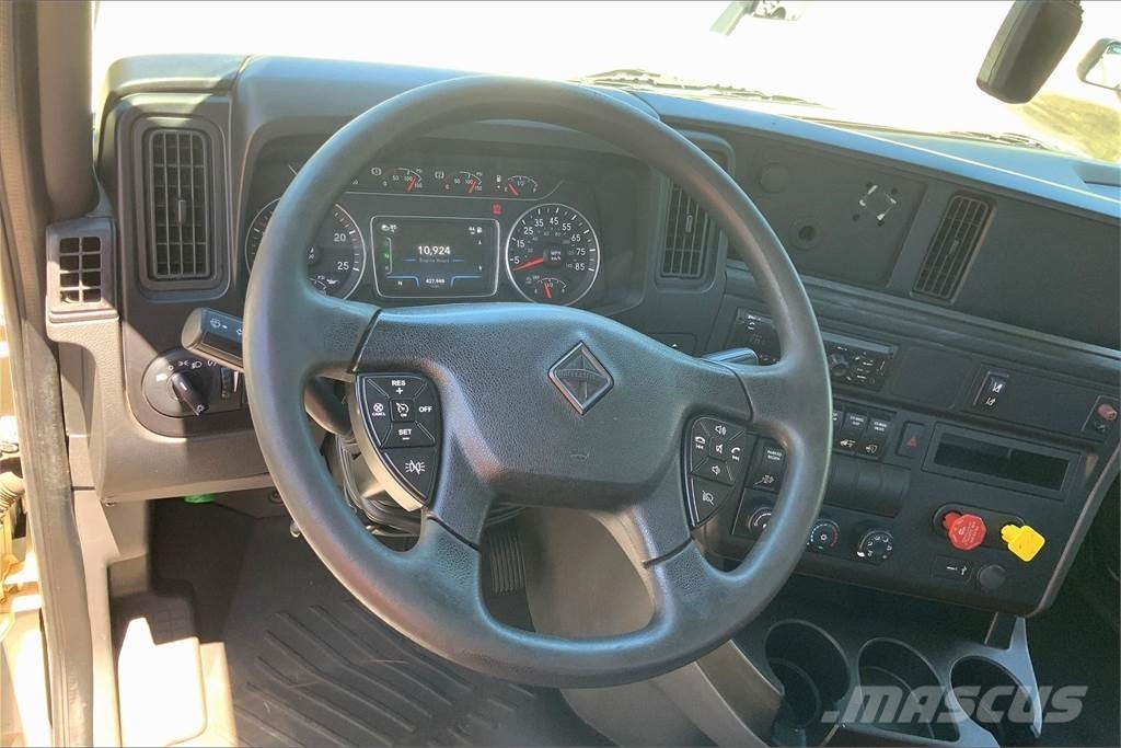International LT625 6x4 Prime Movers