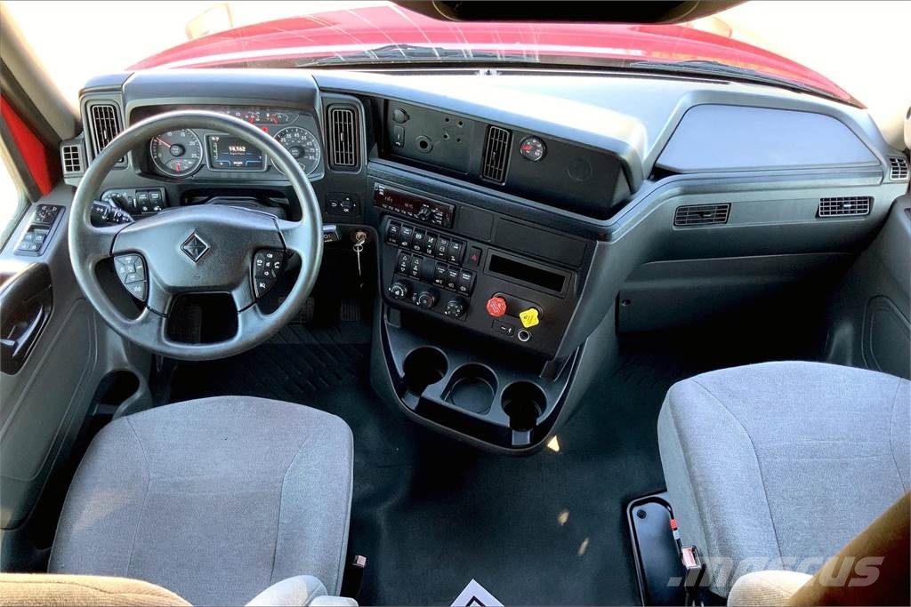 International LT625 6x4 Τράκτορες
