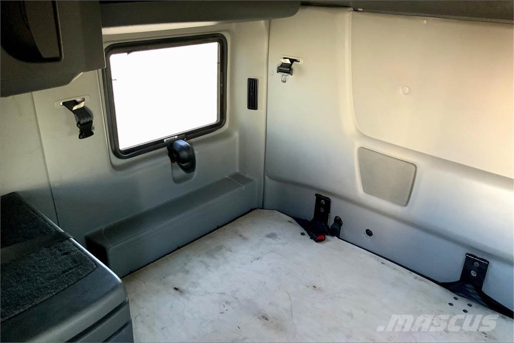 International LT625 6x4 Τράκτορες