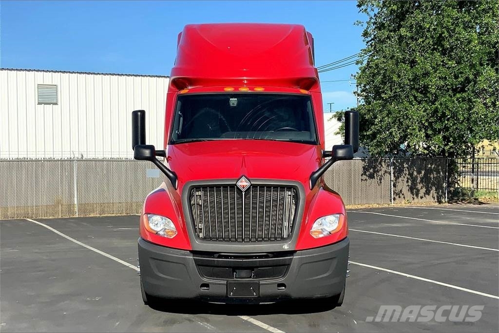 International LT625 6x4 Τράκτορες