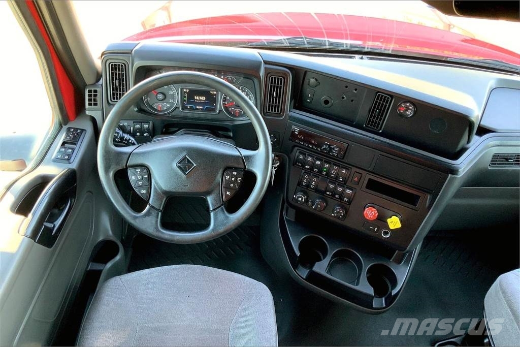 International LT625 6x4 Τράκτορες