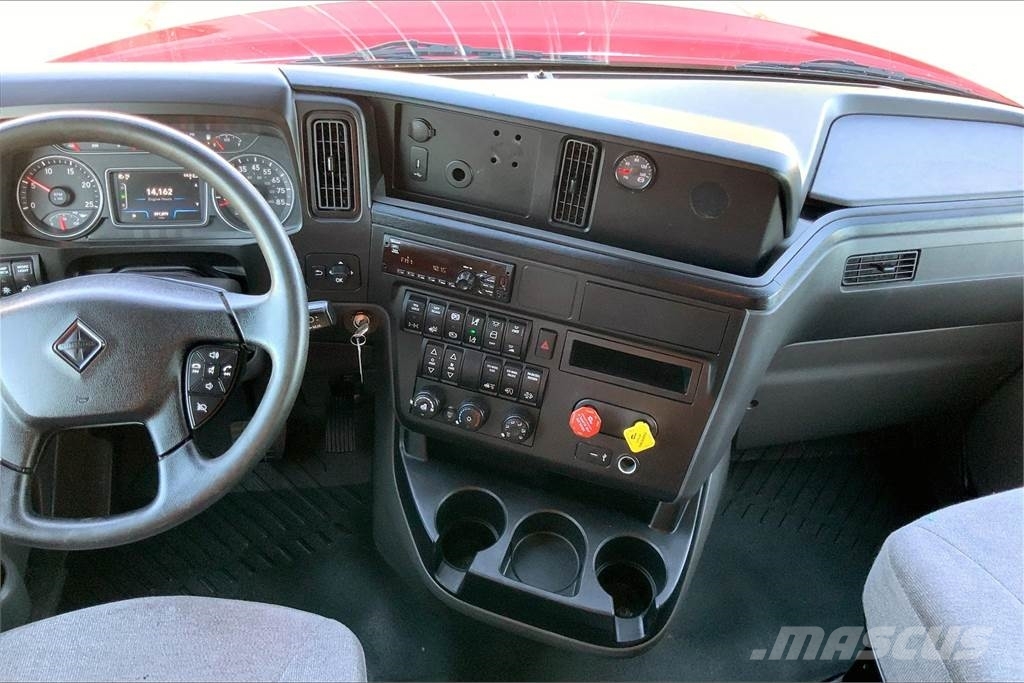 International LT625 6x4 Τράκτορες