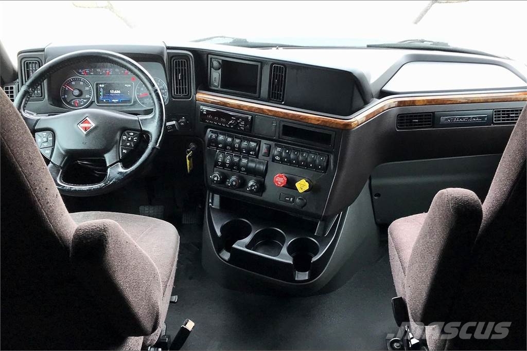 International LT625 6x4 Prime Movers
